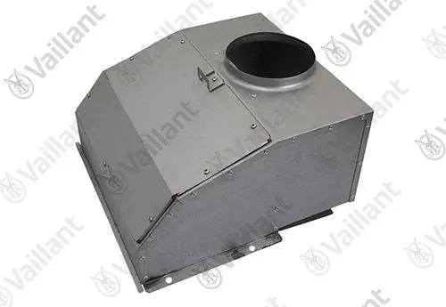 Vaillant Abgassammler in silberner Metalloptik. Das Produkt hat eine runde Öffnung und ist klar strukturiert mit einer geschlossenen Unterseite.